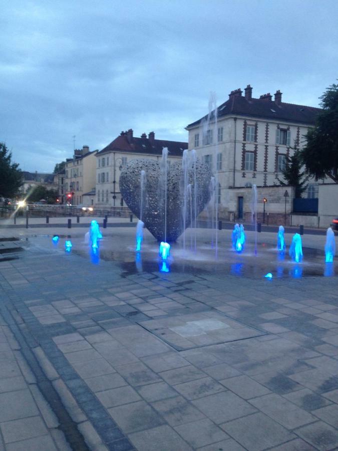 Le St Frobert Au Coeur De Troyes Apartament Zewnętrze zdjęcie